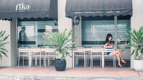 Someone is coming! Is that.. Sherlock Holmes? 😲
.
I wanna be your student then, mr. Being detective is my childhood dream.😬
📸by @kamboomsmilee 
#singapore #hajilane #sherlockholmes #detective #travel #traveler #traveling #clozetteid