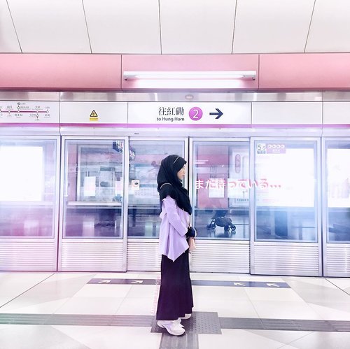 Pink MTR Station, Maa Shaaallaah 🚈💘 #SherryFindsPink — Anyway, idk, this photo kinda seem like a scene screencaptured from an anime to me, hahahah. probably the tone and the low quality of the pic?