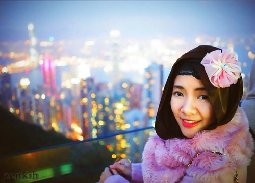 And.... another #PeduliLewatSelfie photo taken on Winter Last year ❤ Pink furry jacket, Pink flower headband ❤ #ClozetteID