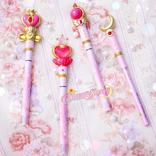 My 3 Magic Wands + My Daughter's (?) Magic Wand 💖🌙💖🌙
SAILOR MOON #MiracleRomance Pencil & Liquid Liner Review, For You! On my Blog : WWW.SHEEMASHERRY.COM / Direct Link in BIO !!! 💖🌙💖🌙💖🌙 #SailorMoon #CreerBeaute