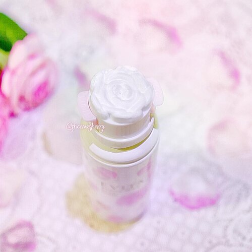 THE PRETTIEST FACIAL FOAM I’VE EVER SEEN 😍🌹💖✨ .... so far. Princess-y aesthetic 👑💕.I really love the experience of using this foam! The foam is shaped into ROSE when I push it out, the smell is a mild scent of rose so it’s not overwhelming / nauseating, it’s so gentle on my skin yet deep cleansing, and is not drying on my combination (normal to dry + oily t-zone) skin.I only need a little amount of the foam for my face (in the picture, it’s a fair amount, I can use less than that) but a lot is okay too for more satisfying fluffy foamy feeling 😂😂🌸🌸✨✨ It makes me feel kinda excited when it’s already time to wash my face! hahaha. .I’m happy that I got this as a replacement after I ran out of my previous facial wash (I told you in my previous #sheemasherryskincare post)...#KaneboEvita