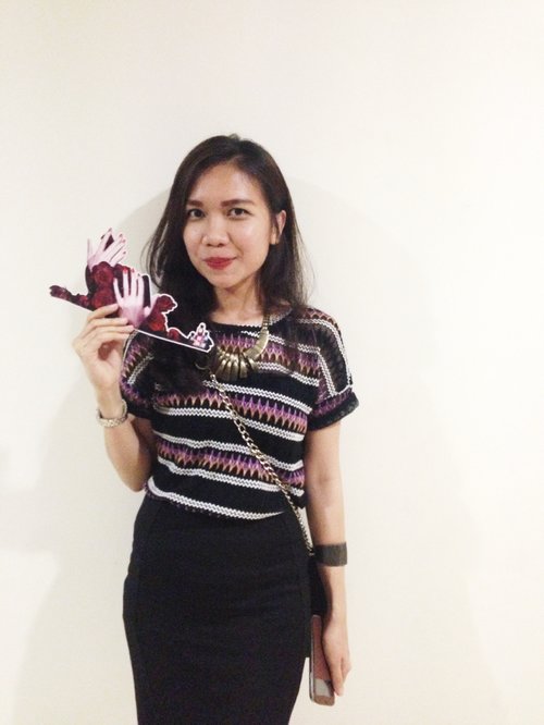 Mix and match my outfit with props from @RevlonID , I LOVE RED #revlonparfumerie #clozetted