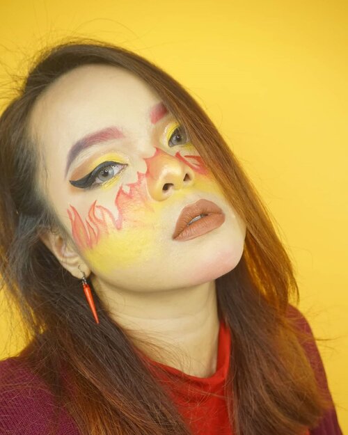 Judul : Api Asmaraku PadamuWkwk PRET!Inspire : @lou.von.brightTutorial masih di edit ya, nanti aku up di youtube 😘#clozetteid #maroonart #makeuptutorial #makeupart #facepainting