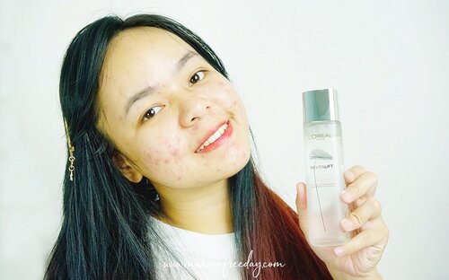 Finally review L’Oreal Revitalift Crystal Micro-Essence udah up di blog aku! Swipe >> untuk cek before after 😊Untuk review lengkapnya klik link di bio! 😍..#UnlockCrystalSkin #LorealParis #revitaliftmicroessence #maroonreview #clozetteid