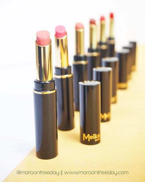 Hai gengs ada racun baru nih! Lipstik dari brand lokal @meikacosmetic yang bahan2nya di import dari Jepang. Judulnya Matte Lipstick tapi enggak bikin kering loh karena mengandung Emollient Oil. Review lengkapnya akan tayang di blog sore ini yaah, stay tune ❤️...#BeautygoersXMeika #BeautygoersID #MeikaCosmetic #ReviewLipstick #ClozetteID