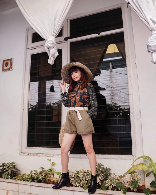 Ready for a safari night out with me? 🐅 
.
.
-
📸 @priscaangelina .
.
.
.
.
.
.
.
.
.
.
#photooftheday #ootdfashion #explore #wiwt #ootdmagazine #ootdsubmit #style #lookbook #lookbooknu #ootdinspiration #fashionblogger #stylefashion #ootd #streetinspiration #potd #zalorastyleedit #steviewears #clozetteid  #geox