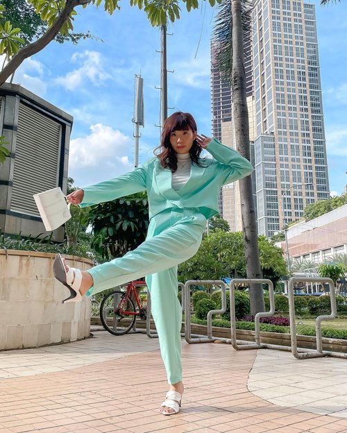 Swing the Monday blues 💙💨 wearing this mint set by @wear.chroma , that adds the girl boss vibe 🥰
.
.
.
-
📸 @vm_3596 .
.
.
.
.
.
.
.
.
.

.
.
.
.
.
.
.
.
.
#photooftheday #ootdfashion #explore #wiwt #ootdmagazine #style #lookbook #ootdinspiration #love #fashionblogger #stylefashion #ootd #steviewears #collabwithstevie #streetinspiration #clozetteid #ootdindo #localbrand