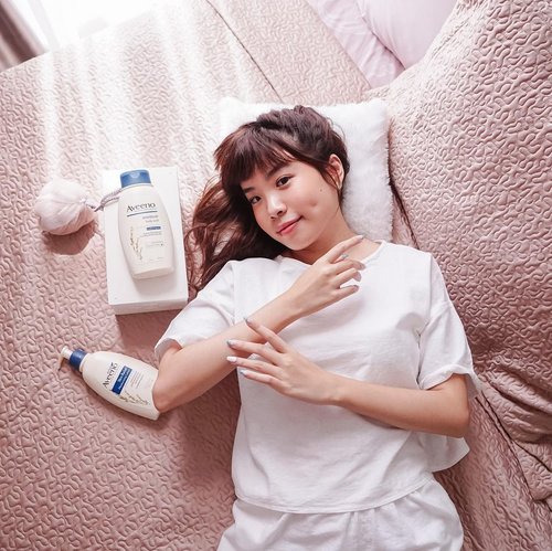 Since I was a kid, I’m not blessed in the skin area.. I have very sensitive and dry skin that’s why it has been a continuous work in progress for me to find body care products that work on my skin. Let me introduce you to my new found love @aveeno_id , they have their body lotion and body wash! After using both of these products I realize my skin becomes so much more smoother, less dry and so much more healthy looking. I bet its because it deeply moisturizes up to 24hours. Before I would have rashes and itchy skin but now no more. AVEENO®️ Skin Relief Moisturizing Lotion is formulated with Prebiotic Triple Oat Complex and Natural Shea Butter that gently soothe and moisturize my skin without any fragrance or steroid. While the AVEENO®️ Skin Relief Body Wash is also fragrant free and gently cleanses and moisturizes to help soothe itchy, dry skin. If you’re someone with sensitive skin too, I’d recommend you to give these a try! It’s life changing....Find Aveeno products at Johnson & Johnson official store (J&J official store) at Shopee or at your nearest Guardian stores. #GetSkinHappy #AveenoID