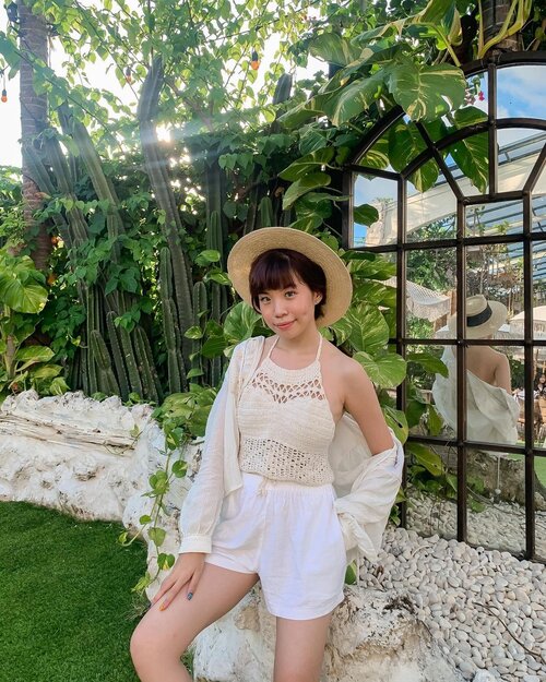 Flashing memories reminded me of you, yet I chose to treasure them and move on🤍 // looking for a crochet summer top just like mine shop them on @zaloraid , don’t forget to use my discount code ZLRSTEVIE to get additional 22% off + 10 % cashback! (first timer shoppers enjoy additional 25% off + 15% cashback)
.
.
.
.
.
-
📸 @priscaangelina 
.
.
.
.
.
#bali #bali2020 #TakeMeToBali #KembalikeBali #DiIndonesiaAja #ootd #steviewears #collabwithstevie #love #explorebali #balidaily #balilife #style #thebalibible #baligasm #bestvacations #clozetteid #thebaliguideline #balilivin #travelawesome #beautifuldestination #bestplacestogo #shotoniphone #zalorastyleedit