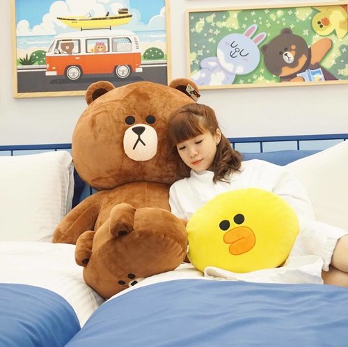 Good night, sweet dreams ! 🌛 I'm missing these cute sleeping buddies a lot right now🐻 too bad they're in🇰🇷 but I'm lucky to have mini browns by my side now, get a chance to win your very own Line Friend's sleeping buddy by joining my giveaway⭐️🎉 cute little Brown plushy awaits to be adopted .
.
.
-
Check out my previous posts for my #GIVEAWAY rules ⭐️🤗
.
.
.
.
.
.
. .
.
.
.
.
.
.
.
.
.
.
. 
#styleblogger #vscocam #beauty #ulzzang  #beautyblogger #fashionpeople #fblogger #blogger #패션모델 #블로거 #스트리트스타일 #스트리트패션 #스트릿패션 #스트릿룩 #스트릿스타일 #패션블로거 #bestoftoday #style #makeupjunkie #l4l #ggrep  #makeup #bblogger #linefriends #charis #charisceleb #beautifuljourney #clozetteid #smile