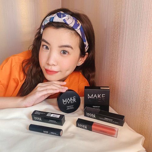 What’s your daily go-to makeup for WFH ? Even though we’re just staying home but looking on point is a must especially if you have a professional e meeting to attend. However I prefer to keep things simple and quick for my #stayathome makeup look. Here’s some of my everyday go-to makeup products from  @makeoverid Powerstay Transferproof Matte Lip Cream - B06 Powerful, Powerstay Brow Mascara 02 Chocolate and Powerstay Demi-Matte Cover Cushion N10 Marble. So on that day I happen to take food I ordered from Gofood but don’t worry my lipcream is transferproof so it won’t stain on my mask 😉 Make Over is having special deals on their official store on @lazada_id and get FREE cloth mask too ! You can also consult before purchasing on @makeoverid Instagram just slide into their DM 🥰 ..Full review on the products I used is up on Steviiewong.com ❤️ enjoy !! #makeoverid #stayathome #staygorgeous