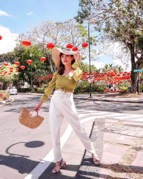 One Sunny day ! ☀️ #throwback to long hours walk under the bright blue sky, wearing the extra comfy yet stylish looking sandal from @ncyshoes .
.
-
Tap for #Steviiewong #deets .
.
.
.
.
. .
.
.
.
.
#sonyforher #summer #ootd #lookbook #whatiwore #style #clozetteid #fashion #explore #exploretocreate #steviewears #fashionpeople #zalorastyleedit #trypomelo #penang #penangmalaysia