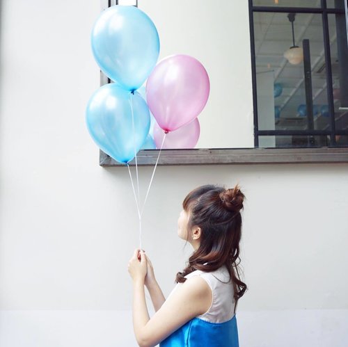 Attending @skinaquaid event with @clozetteid, loving the pastel decors. No, its not my birthday but I can't say no to balloons 🎈 .
.
-
shot by @marisaadepari 😘
.
.
#clozetteid #clozetteidxskinaqua  #skinaqua #styleblogger #indofashionpeople #vscocam #fashionblogger #beauty #beautyblogger #fashionpeople #fblogger #blogger #패션모델 #블로거 #스트리트스타일 #스트리트패션 #스트릿패션 #스트릿룩 #스트릿스타일 #패션블로거 #style #ggrep #cgstreetstyle  #teenvogue