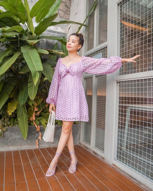 this may be cheesy but I think you’re grate 🧀💕 wrapped in this beautiful lilac dress by @pomelofashion ! This piece is definitely a must have, it’s the IT item of this season 🌸 .
.
.
-
📸 @priscaangelina .
.
.
.
.
.
#valentine2020 #valentineootd #ootd #ootdfashion #ootdinspo #ootdideas #ootdindo #ootdindokece #ootdinspiration #ootdindonesia #trypomelo #zalorastyleedit #indofashion #indofashionpedia #indofashionpeople #jakartaspot #jakartahits #pomelogirls #stevieeears #style #clozetteid #lookbooks #lookbooklookbook #lookbookindonesia