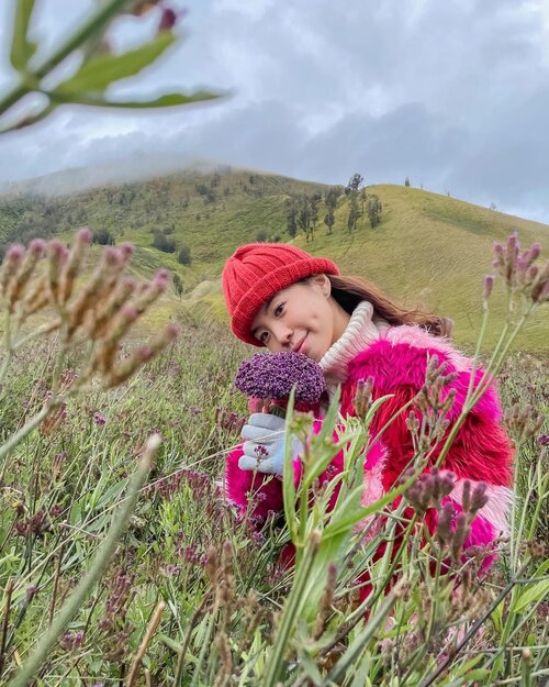 🍃heart so full, when harmony and peace comes together it brings stillness to the soul ❤️.............#photooftheday #ootdfashion #explore #wiwt #ootdmagazine #style #lookbook #ootdinspiration #shotoniphone #stylefashion #steviewears #collabwithstevie #clozetteid #travel #holiday #bromo #zalorastyleedit