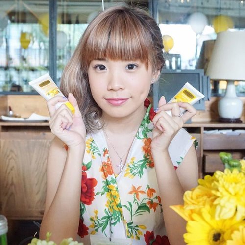 Lemon 🍋🍋🍋 my secret weapon to get rid of active acne!! Can't wait to try out  @mustikaratuind complete range of face care from their face wash, peeling to mask with lemon extract!! Earlier at @sociolla Soirée with 🌼🌻💛@beautyjournal #mustikaratu #mustikaratuxbeautyjournal #glow&tight #skincareroutine #beautyjournal .................. #styleblogger #beauty #ulzzang  #beautyblogger #fashionpeople #fblogger #blogger #패션모델 #블로거 #스트리트스타일 #스트리트패션 #스트릿패션 #스트릿룩 #스트릿스타일 #패션블로거 #bestoftoday #style  #l4l #ggrep  #bblogger  #clozetteid #smile