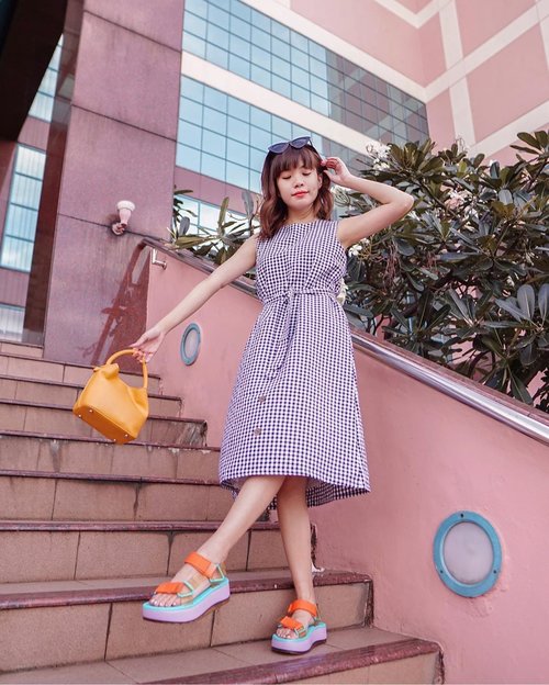 Feel the wind 💨 let it takes you to beautiful places 😍 wearing this gingham dress from @ramuneshop ! .
.
.
.
.
.
.
-
📸 @priscaangelina .
.
.
.
#RamuneMe
#247Wardrobe
#ramunestyletips