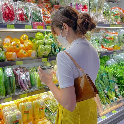 Midweek errands 🛒🍎🍊🥝🍒🍋Who else love grocery run ? ...........#ootdfashion #explore #wiwt #exploretocreate #style #whatiwore #ootdinspiration #love #vintage #fashionblogger #ootd #streetinspiration #zalorastyleedit #clozetteid #ootdindo #fashionpeople