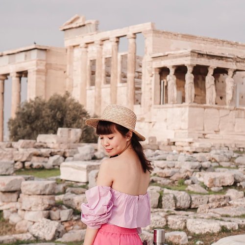 Taking you back to my unpublished picture 🇬🇷 📸 Can’t wait for the days to travel again ! ✈️ ...... .......#whatiwore #ootd #ootdfashion #ootdinspo #ootdideas #ootdindo #ootdindokece #ootdinspiration #ootdindonesia #zalorastyleedit #indofashion #throwback #indofashionpeople #greece #travel #steviewears #style #clozetteid #lookbooks #lookbooklookbook #exploretocreate