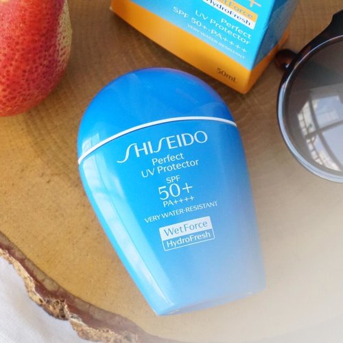 Brave the sun with this baby!! It's one of the lightest sunscreen I've tried. More coming up on steviiewong.com 😊 #sunscreen #sociolla #beautyjournal #shiseidoID #shiseido