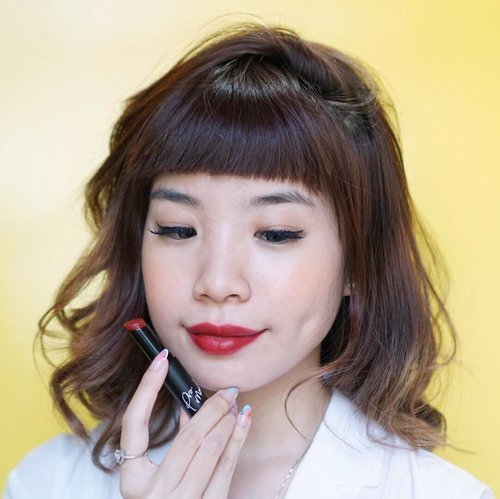 Attempting a clean, simple, natural makeup with a statement lips 👄 inspired by @patrickta makeup tips !! Can’t contain my excitement to see him tomorrow at his workshop with @nyxcosmetics_indonesia ❤️❤️❤️ who else are coming? .
.
-
Lips by @ottie_indonesia #07 Bloody Wine promood lipstick cashmere matte. 🍷 really loving the deep burgundy red that draws a statement to the lips. The most important part is the formula of this matte lipstick isn’t drying 😉 .
.
.
.
.
#steviewears #collabwithstevie #lipstick #makeup #whatiwore #makeupjunkie #beauty #tampilcantik #style #clozetteid #wakeupandmakeup #patrickta
