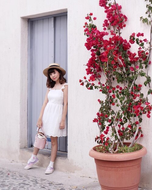 Truly adore the architecture, culture and history of Greece 🇬🇷 how can I not fall in love with pastel architectures 😍😍 I don’t mind getting lost in alleys discovering other pastel buildings in this village of Megalochori. .
.
.
.
.
-
#steviewears #deets : 
Dress @somethingborrowed_official // bag @zaloraid #zalorastyleedit .
.
. .
.
.
.
.
.
.
@heavenlyblushyogurt @heavenlyblushgreek 
#heavenlyblushgreeksecret #greeksecretadventure #greeksecretStevie #style #ootd #ootdindo #clozetteid #fashion  #tampilcantik #ggrep  #collabwithstevie #tampilcantik