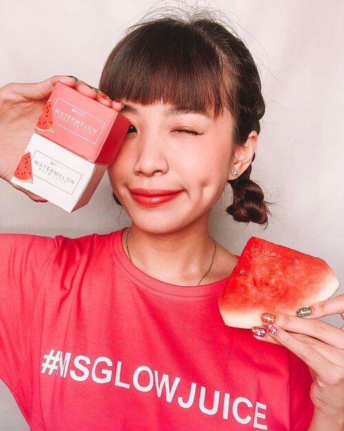 Calling to all 🍉 fan !!! Ms Glow today 23 January 2019, launches their newest product which is Watermelon Hydrating Juice and Watermelon Balm Juice 🍉🍉🍉 Both consists real watermelons extract which are rich in Vitamin A,C and B6 which is great to moisturize, soothe and prevent early aging. Hop over to @msglowbeauty to check out more about the products!! .#msglowjuice #msglowbalmjuice #msglow #bestmoisturizer #cleansingbalm .......#beauty #makeup #collabwithstevie #skin #skincare #beautyskin #koreanmakeup #clozetteid #clearskin #뷰티그램 #메이크업스타그램 #스킨케어 #스킨 #셀카스타그램 #셀피스타그램 #moistskin #kulitlembab #style #flatlay #shotbtstevie