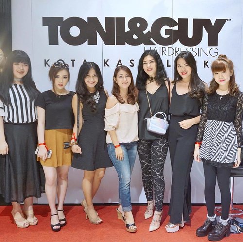 Last Saturday, attending @toniandguykokas first anniversary event with the girls ! Thanks for having me, once again congrats on your anniversary may you continue to inspire and remain as one of the leading salon in town❤💃🏻 #Tonyandguykokas #Udindonesia #Lululutfilabibi .
.
.
.
.
. 
#styleblogger #vscocam #beauty #clozetteid  #beautyblogger #fashionpeople #fblogger #blogger #패션모델 #블로거 #스트리트스타일 #스트리트패션 #스트릿패션 #스트릿룩 #스트릿스타일 #패션블로거 #bestoftoday #style #makeupjunkie #l4l #ggrep #ootd  #makeup #bblogger