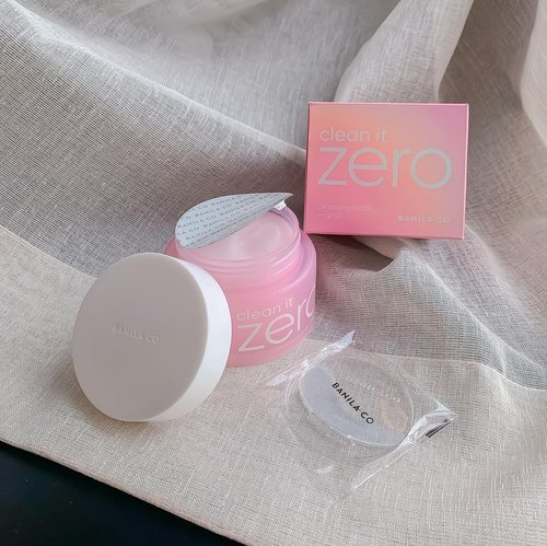@banilaco_id Clean It Zero Cleansing Balm Original removes makeup, even waterproof mascara and eyeliner. ❤️ Clean It Zero sells every 3.1 seconds globally! How amazing is that ? ...#style #shotbystevie #banillaco #beauty #skincare #kbeauty #clozetteid