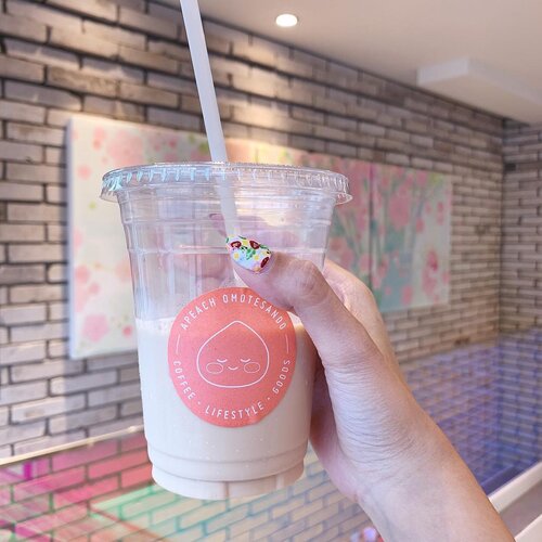 One of the best classic milk tea I’ve tried !! Love the scent of their earl grey tea that they used in this drink, it taste so unique🤗❤️ as a fan of milk tea I’m totally pleased with the taste ! ....#shotbystevie #clozetteid #exploretocreate #stevieculinaryjournal #tokyo #Apeach