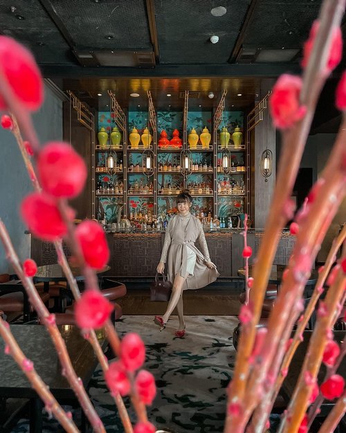 Getting ready for Lunar New Year 🧧 smell some festive blossoming at @thechinesenational @swissoteljkt ❤️🥢 
.
.
-
📸 @priscaangelina 
.
.
.
.
.
.
#style #fashion #whatiwore #cny2021 #clozetteid #joy #steviewears #red #lunarnewyear #explore #collabwithstevie #exploretocreate #shotoniphone  #stevieculinaryjournal