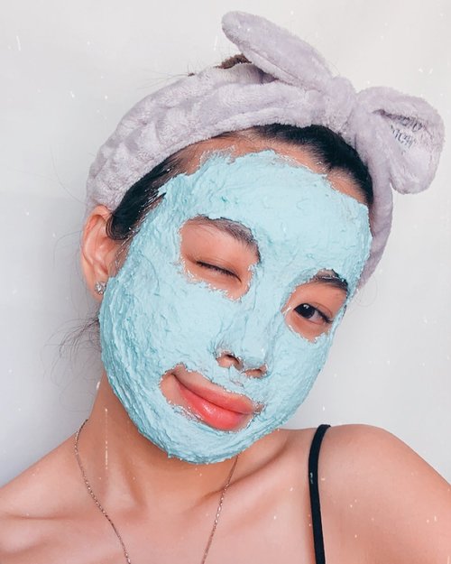 Me time = Mask time, do you agree? // More @philocalyskin is up and live on Steviiewong.com ❤️...#instantglow #peeloffmask #style #collabwithstevie #clozetteid #mask #skincare #exploretocreate #kbeauty #portrait #beauty