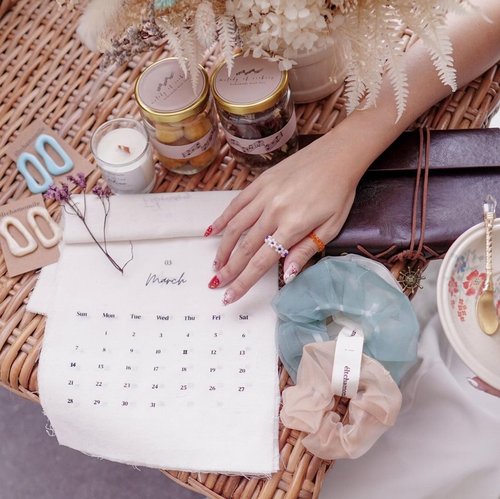 It’s March and two weeks away from 🎂🧸🧺 #excited !! Can’t wait to share all the fun #giveaway I’m currently preparing too ❤️.....#flatlay #handsinframe #pastel #exploretocreate #style #decor #minimalist #clozetteid #giveawayindo