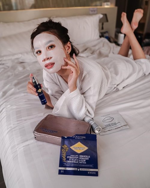 Giving my skin the boost of energy it needs with a quick skin booster by @loccitane_id Immortelle Hydration & Glow sheet mask 💛.....#skincare #loccitane #loveyourself #selfcare #metime #skin #skincareroutine #exploretocreate #style #loccitaneid #happy #beauty #clozetteid #collabwithstevie