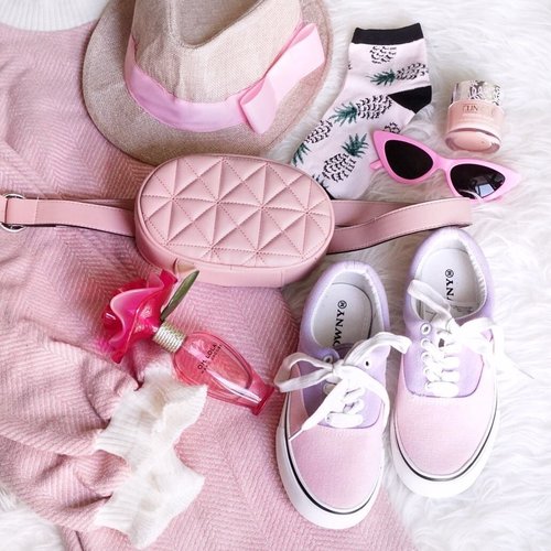 Blush pink babies ! Love #pastels and here am I with tons of same colour coordinate items 💕 .
.
. .
.
#collection #clozette #clozetteid #marcjacobs #cliniqueid #style #shotbystevie #pink #beautifulmatters #flatlay #sonyforher