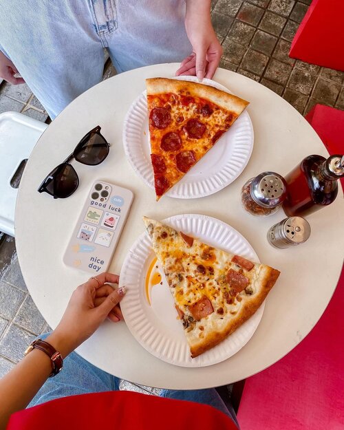 Take a bite 🍕 ...#clozetteid #pizza #style #flatlay #love #red #happy