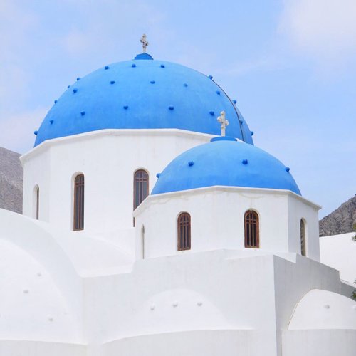Fun facts: in Greece you’ll find more churches than Homes 🇬🇷 ........... ........@heavenlyblushyogurt @heavenlyblushgreek #heavenlyblushgreeksecret #greeksecretadventure #greeksecretStevie #style #clozetteid #lifestyle #travel #clozetteid #shotbystevie