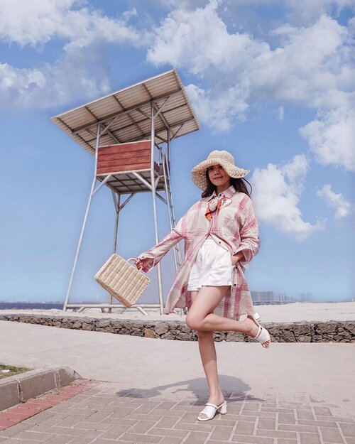 It’s Summer time !! Calling for Summer essentials ☀️🧺 // 📸 @priscaangelina 
.
-
#steviewears #deets .
❤️ Pink oversize shirt @3mongkis .
❤️ Shorts @morningsol .
❤️ Sandals @ncyshoes .
❤️ Hat @zaloraid .
.
.
.
.
.
.
.
.
.

.
.
.
.
.
#photooftheday #ootdfashion #ootdindo #wiwt #ootdsubmit #outfit #lookbook #lookbooknu #ootdstyle #ootdinspiration #localbrand #lookbookindonesia #fashionblogger #stylefashion #streetfashion #streetstyle #streetinspiration #qotd #potd #zalorastyleedit #clozetteid