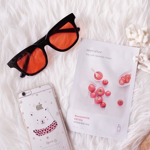 Tomato 🍅 to the rescue!! #maskoftheday #innifriends #innisfreeindonesia @innisfreeindonesia .
.
-
If you’ve missed out my post kindly go to steviiewong.com to read on it ❤️❤️❤️ .
.
.
#ggrep #clozetteid #flatlay #shotbystevie #collabwithstevie #kbeauty #beauty
