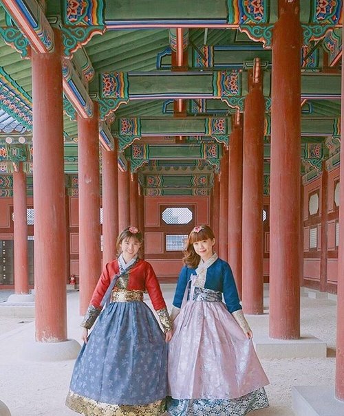 First stop today, playing princess with my favorite girl @meisatelier so happy to be able to be in the same city with this girl🇰🇷💕 @onedayhanbok . .
.
.
So today I've finally arrived in 🇰🇷, can't wait for the @charis_official Beautiful Journey to start tomorrow! So far you guys have been spoiling me ❤ p.s. Will be posting/ spamming you with my Korean post for this whole week! .
.
.
.
.
.
.
.
.
. 
#styleblogger #vscocam #beauty #ulzzang  #beautyblogger #fashionpeople #fblogger #blogger #패션모델 #블로거 #스트리트스타일 #스트리트패션 #스트릿패션 #스트릿룩 #스트릿스타일 #패션블로거 #bestoftoday #style #ootd #l4l #dress #hanbok #bblogger #korea #clozetteid