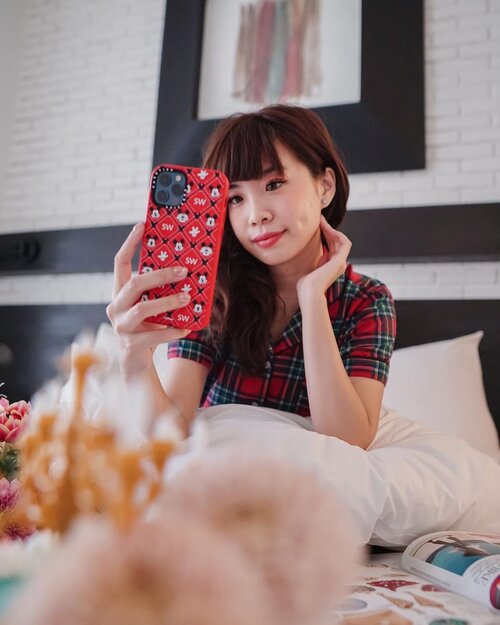 Calling out to all Mickey fans 🥰@casetify x @disney vol 2 is finally here ❤️🤍❤️🤍 #DisneyxCASETiFY ....@getkobeid @getkobe #exploretocreate #mickey #clozetteid #beauty #sonyforher #iphonecase #portrait #joy