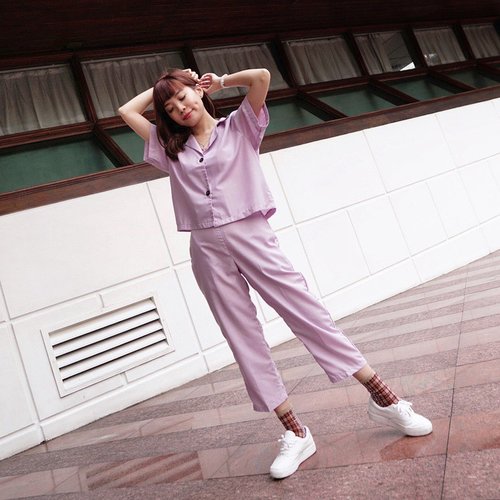 Checked in to our #staycation at @lemeridienjkt ☺️ with this comfy lilac set by @dune.id 💕 .
-
📸 @priscaangelina .
.
.
.
.
.
#exploretocreate #style #steviewears #ootd #sonyforher #streetstyle #fashion #whatiwore #iweardune #kedsID #clozetteid