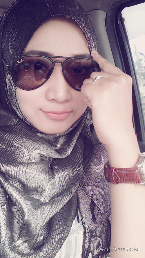 Bismillah#Sunglasses#hijab#my style#alone#car#happy sunday