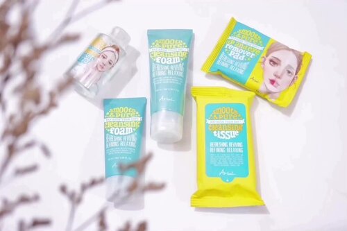 Hi guys kalian udah pada tau Ariul belum? Nah buat yang belum tau, Ariul adalah Brand skincare asal Korea yang di produksi oleh C&Tech Corporation. .
Setiap produk dari Ariul mengandung bahan-bahn alami yang dipercaya dapat membantu secara efektif memulihkan kesehatan kulit, serta melindungi kulit yang stres karena kehidupan sehari-hari dan juga polusi.
.
Baru-baru ini Ariul mengeluarkan produk barunya, yaitu rangkaian pembersih wajah 𝗔𝗥𝗜𝗨𝗟 𝗦𝗠𝗢𝗢𝗧𝗛 𝗔𝗡𝗗 𝗣𝗨𝗥𝗘 yang terdiri dari
✔️𝙼𝚒𝚌𝚎𝚕𝚕𝚊𝚛 𝚆𝚊𝚝𝚎𝚛
✔️𝙵𝚊𝚌𝚒𝚊𝚕 𝙵𝚘𝚊𝚖
✔️𝙲𝚕𝚎𝚊𝚗𝚜𝚒𝚗𝚐 𝚃𝚒𝚜𝚜𝚞𝚎
✔️𝙻𝚒𝚙 𝚊𝚗𝚍 𝙴𝚢𝚎 𝚁𝚎𝚖𝚘𝚟𝚎𝚛
Keempat produk ini dapat membuat  kulit bersih dan membuat kulit lebih lebih lembab serta serangkaian produk ini memiliki aroma citrus yang sangat menyegarkan.
.
So jangan lupa bersihkan wajah kalian ya walaupun #DiRumahAja. Aku punya 𝒕𝒊𝒑𝒔 𝒎𝒆𝒎𝒃𝒆𝒓𝒔𝒊𝒉𝒌𝒂𝒏 𝒘𝒂𝒋𝒂𝒉 𝒚𝒂𝒏𝒈 𝒑𝒓𝒂𝒌𝒕𝒊𝒔 dengan produk Ariul Smooth and Care ini, yaitu Removes Lip & Eye Makeup, kemudian Micellar Water atau cleanshing sheet, dan Cleansing Foam. Untuk Cleansing Sheet tidak perlu usap dengan keras ya sehingga kulit lebih terjaga dan tidak gampang iritasi. .
Yang penasaran sama produknya bisa beli di 𝗦𝗼𝗰𝗶𝗼𝗹𝗹𝗮, 𝗚𝘂𝗮𝗿𝗱𝗶𝗮𝗻, 𝗪𝗮𝘁𝘀𝗼𝗻𝘀, 𝗔𝗹𝗳𝗮𝗺𝗮𝗿𝘁, 𝗜𝗻𝗱𝗼𝗺𝗮𝗿𝗲𝘁, 𝗱𝗮𝗻 𝗧𝗼𝗸𝗼 𝗞𝗼𝘀𝗺𝗲𝘁𝗶𝗸 𝗱𝗶 𝗞𝗼𝘁𝗮 𝗸𝗮𝗹𝗶𝗮𝗻.
.
@ariul_id @sociolla @beautyjournal
.
#WaktunyaAriul #Ariul #Ariul_Id #AriulID #Sociolla #BeautyJournal #SBN #CleansingFoam #ClozetteID #BeautyBlogger #KBeauty #KBeautyProduct #ariulbeauty #ariulcleansingfoam #koreanproduct #koreabeautyproduct #skincare #makeup#m #skincarereview #skincarereviewindonesia #skincarereviewmalaysia 
#AriulDimanamana