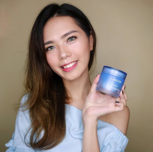 My all time favourite sleeping mask 💖 @laneigeid -
Anyway, you can get 40% off when you shop by click the link on my bio. Happy Shopping ! 💖
-
-
-
@mavenfulindonesia @laneige_kr 
#laneige #laneigewatersleepingmask #sleepingmask 
#laneigeindonesia #WaterSleepingMask #GoodMorningSkin #mask #mavenful 
#beautynesiamember #clozetteid #indobeautyblogger #medanbeautygram #beautyblogger #skincare #skincarekorea #koreanskincare