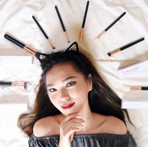 With a good makeup brush, every woman can be an artist.
-
I would like to recommend this amazing high quality local brush from @brushparlour -
-
Can't wait to play with them all 💕
-
-
-
#clozetteid #beautynesiamember #cchannel #LYKEAmbassador #ivgbeauty #indobeautygram  #lagirlindonesia #lagirl #lagirlcosmetics #beautyjunkie #beautyjunkies #instamakeupartist #makeupporn #makeuppower #beautyaddict #fotd #motd #eotd #makeuptutorial #beautyenthusiast  #makeupjunkie #makeupjunkies #beautyvlogger #wakeupandmakeup #hudabeauty #featuremuas #undiscovered_muas