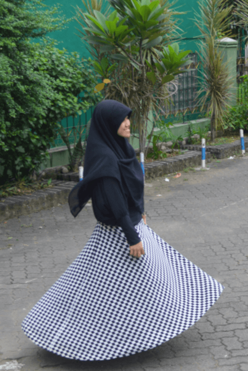 Casual Batwing Top, Black and White Syar'i's Style.