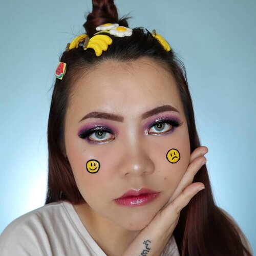 Dagang jepitan 🤣
.
Inspo @nicaphan
.
• Eyeshadow @ucanbemakeup Fruit Pie Filling
• Glitter Eyeliner @focallurebeauty 01
• Lips @byscosmetics_id Glitter Lipgloss
.
.
.
.
#makeupoftheday #tutorialmakeup #Tutorialdandan
#makeuptutorial #tutorialmakeup #indobeautygram #makeupoftheday #beautybloggerindonesia #motd
#popbelabeauty #flovivi #aestheticmakeup #aesthetic #ClozetteID #cchannelid #cchannelbeautyid
@tampilcantik @tips__kecantikan @tutorialmakeup_id @ragam_cantik @meriaswajah @syantiktutorial @ragam_kecantikan @zonacantikwanita