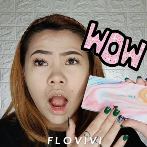 [‼️GIVEAWAY ALERT‼️]
Di look kali ini gue banyak pake produk baru nih....
Apa aja yang baru baru?
Cek details ini :
• @dashingdiva_official Nails Green Forest
• @smileouppa.id TheYEON Toning7 Radiance Liquid Cream
• @altheakorea Flawless Creamy Concealer 02 Ginger
• @romandyou Perfect Styling Art Eye Makeup Palette
• @merzy_official Velvet Tint
@hicharis_official @charis_celeb
.
.
Oh iya, SHARE postingan ini ke IG story kalian sambil tag aku + 3 orang temen kalian ya.
Terus komen di bawah ini, produk baru yang mana yang bikin kalian penasaran ?
Nanti yang beruntung akan dapat hadiah produk makeup & skincare senilai ±250rb.
Gampang banget kan?
.
Yang di tag harus temen nya beneran yah jangan random tag, terus semakin kalian aktif akan menjadi niai plus. Ongkir ke Jabodetabek aku tanggung. Selebihnya bayar sendiri ya 😅
.
.
.
@tampilcantik @tips__kecantikan @zonamakeup.id @tutorialmakeup_id @ragam_cantik @selalucantik.id @meriaswajah @syantiktutorial @ragam_kecantikan @zonacantikwanita @dandan.indonesia #flovivi #ClozetteID #beautybloggerindonesia #tutorialmakeup #makeuptutorial #makeupoftheday #motd #indobeautygram #cchannelid