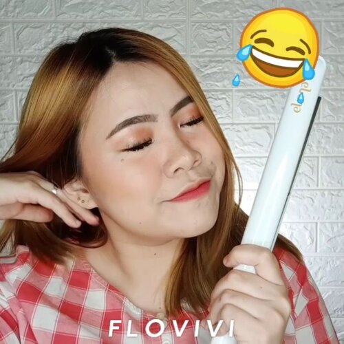 Banyakkk banget yg nanyain itu rambut gemes begimana bikin nye 😂🤭
Jadi gue catok tu rambut pake Capellini dari @elonaworld , selain bentuknya yg slim, kabel nya juga bisa muter 360° jadi bener bener easy buat bikin rambut jadi wavy gitu 😍
.
Menurut klean, daku cocoknya rambut lurus / curly ?
Komen yaaa di bawah 🤭
.
@tampilcantik @tips__kecantikan @zonamakeup.id @tutorialmakeup_id @ragam_cantik @selalucantik.id @meriaswajah @syantiktutorial @ragam_kecantikan @zonacantikwanita @dandan.indonesia #flovivi #ClozetteID #beautybloggerindonesia #tutorialmakeup #makeuptutorial #makeupoftheday #motd #indobeautygram #cchannelid #tutorialrambut